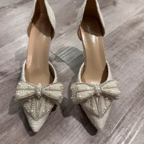 Fashion Bug Shoes - Fashion Bug Cream Pearl Bow Heels